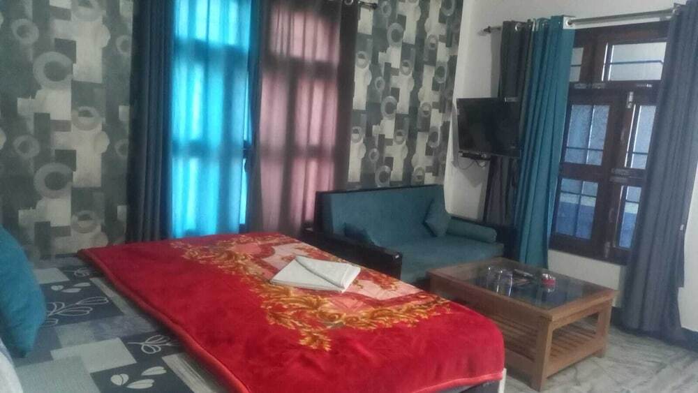 Питорагарх: Hotel Monal