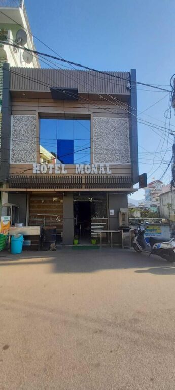 Питорагарх: Hotel Monal
