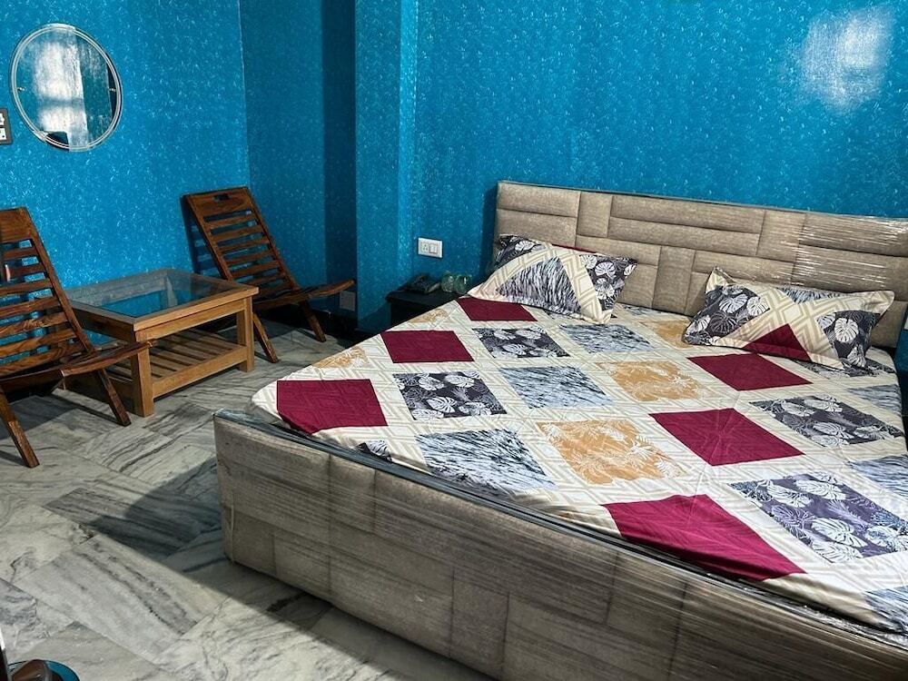 Питорагарх: Hotel Monal