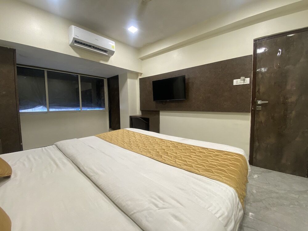 Мумбаи: Hotel B Town