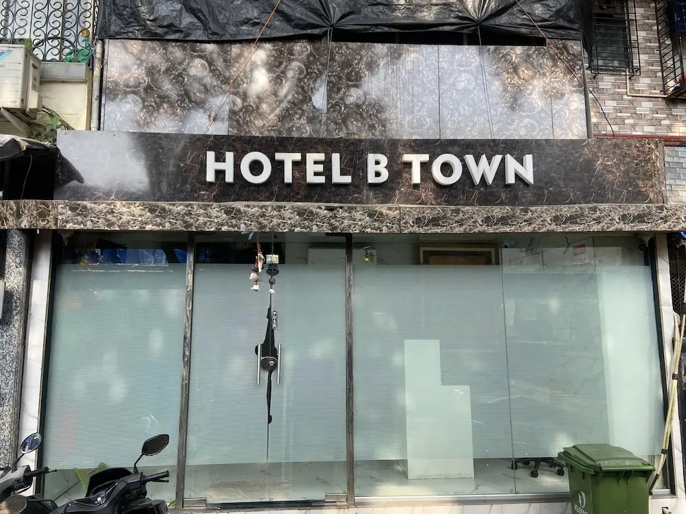 Мумбаи: Hotel B Town