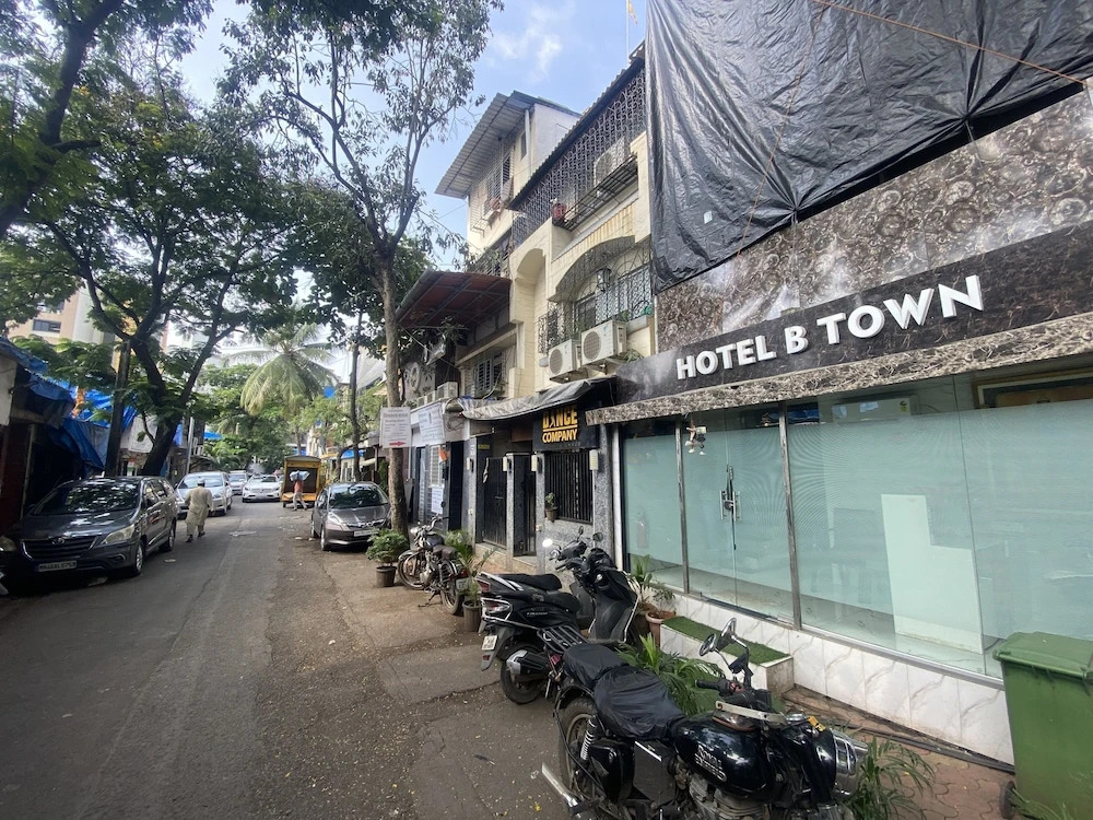 Мумбаи: Hotel B Town