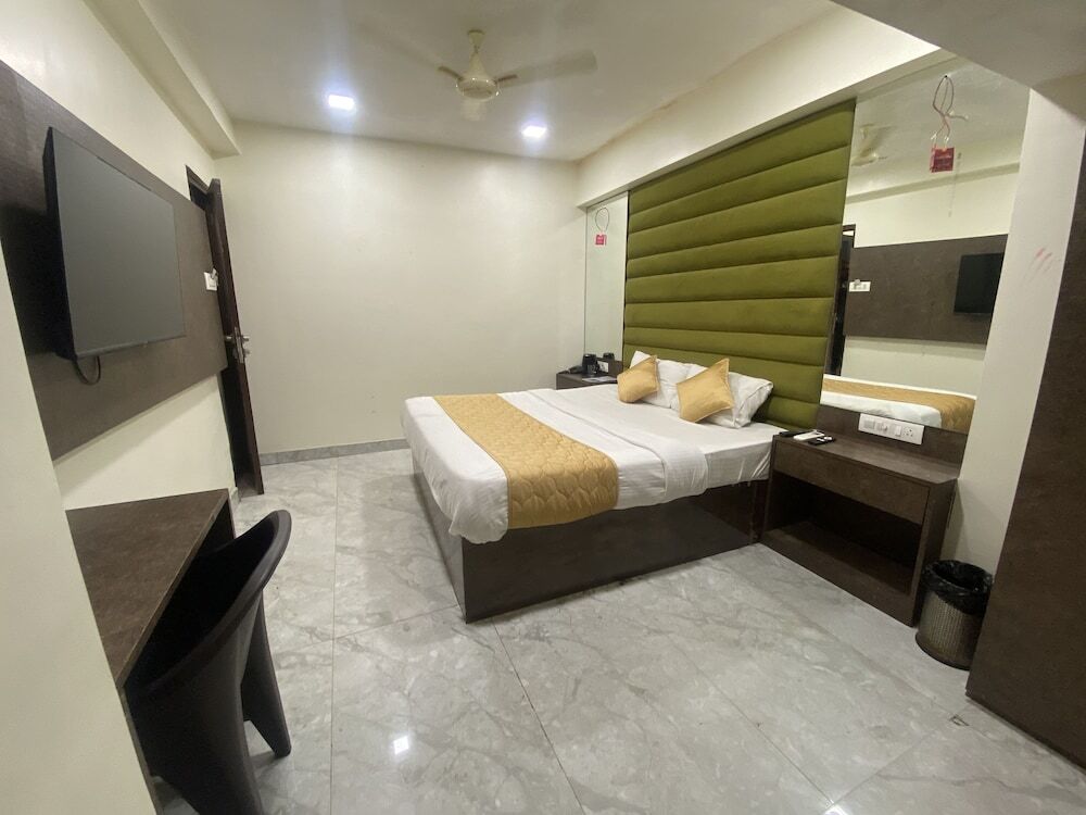 Мумбаи: Hotel B Town