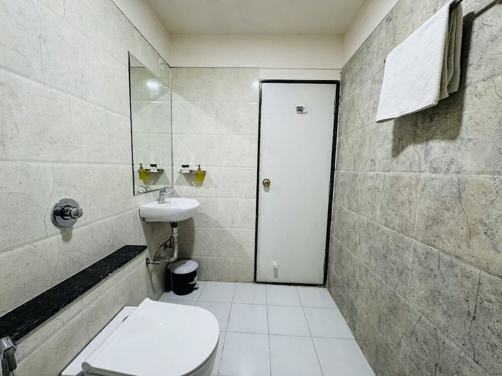 Удджайн: Anroute Stays City Center