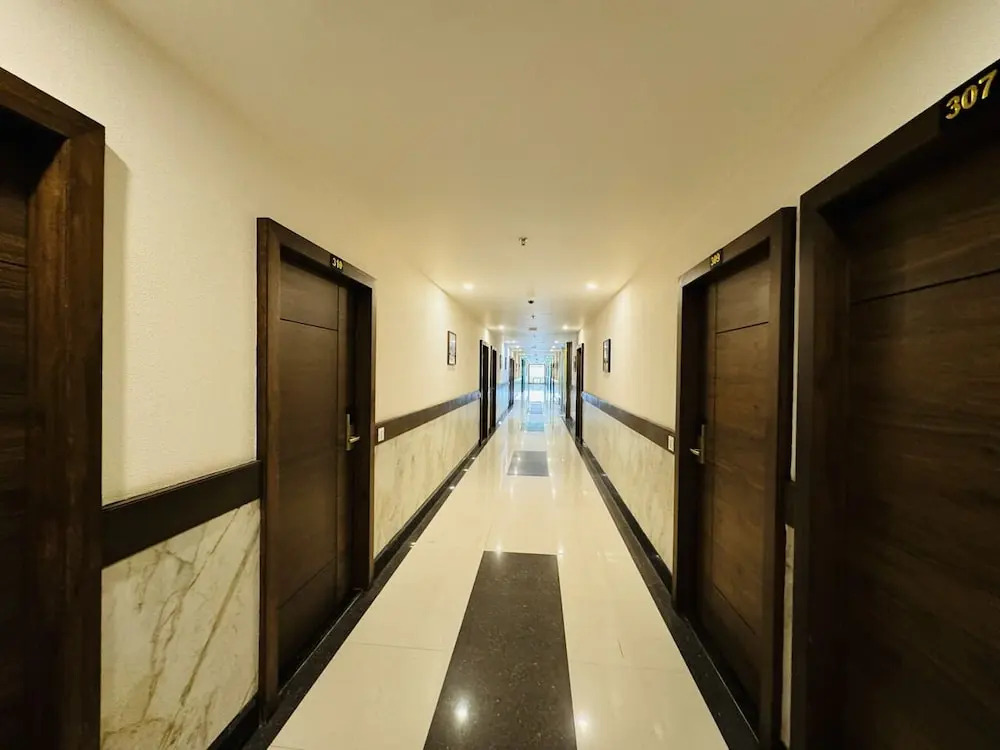 Удджайн: Anroute Stays City Center