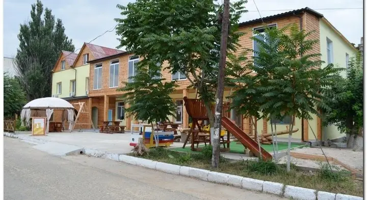 Штормовое: Гостевой Дом Легкий Бриз