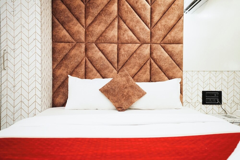 Мумбаи: Hotel Versova Inn