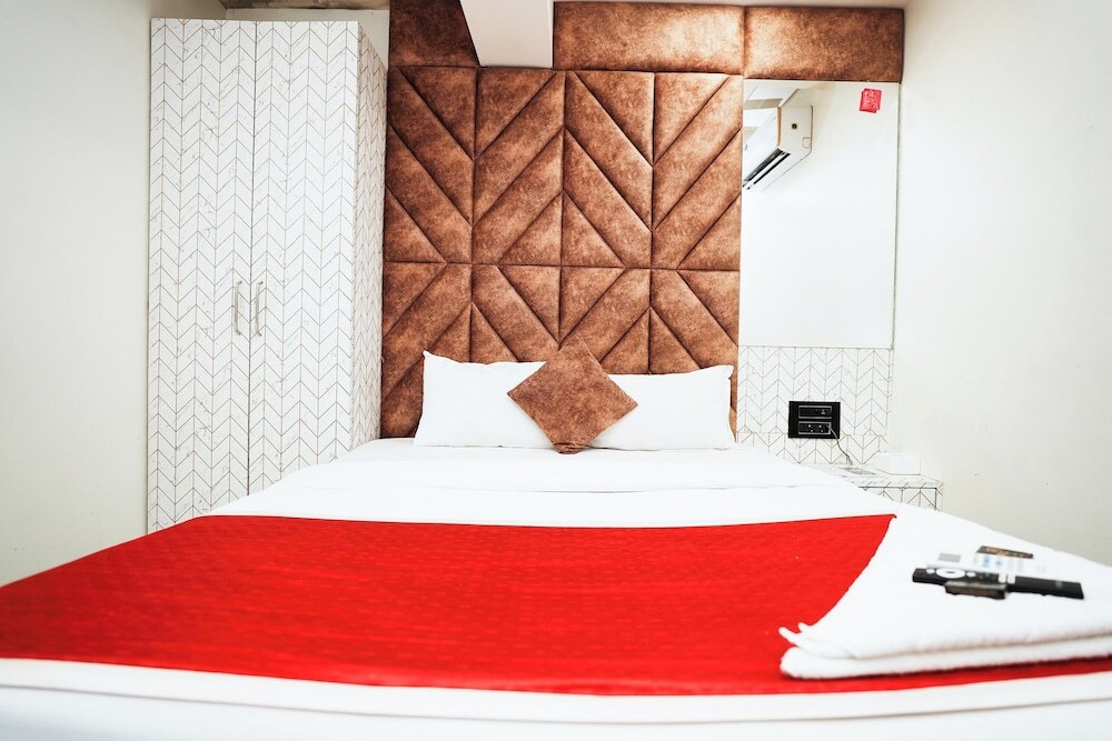 Hotel Versova Inn — фото 3
