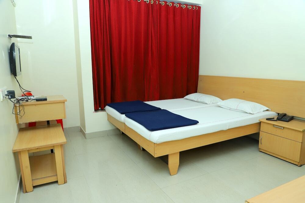 Латур: Hotel Anjani