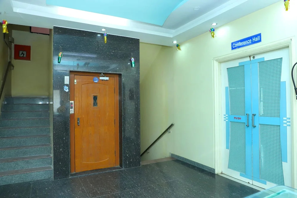 Латур: Hotel Anjani