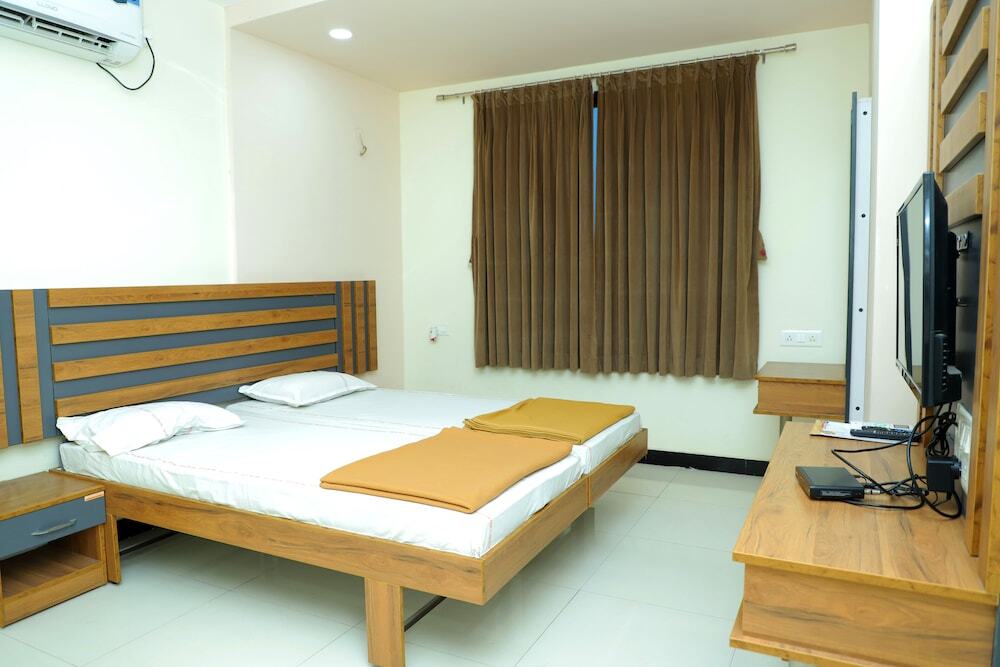 Латур: Hotel Anjani