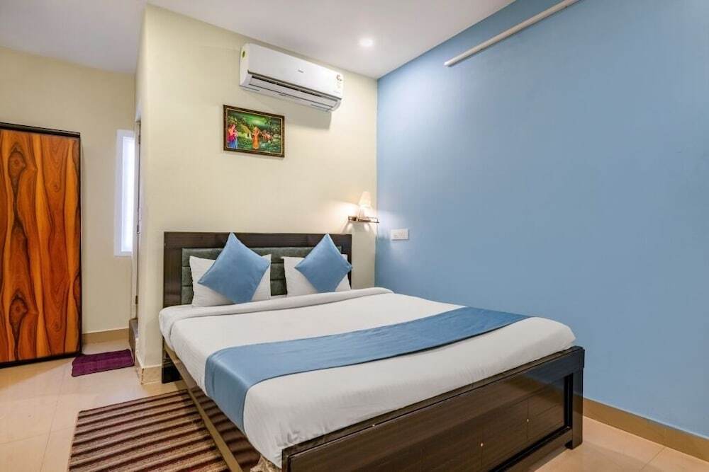 Хидерабад: iROOMZ KSR Luxury Rooms