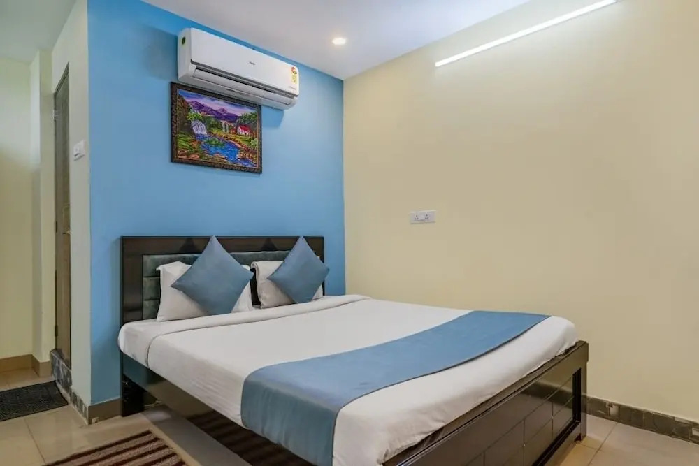 Хидерабад: iROOMZ KSR Luxury Rooms