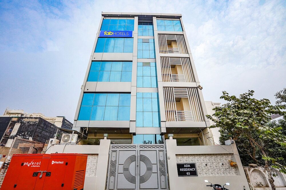Нойда: Fabhotel Ada Residency