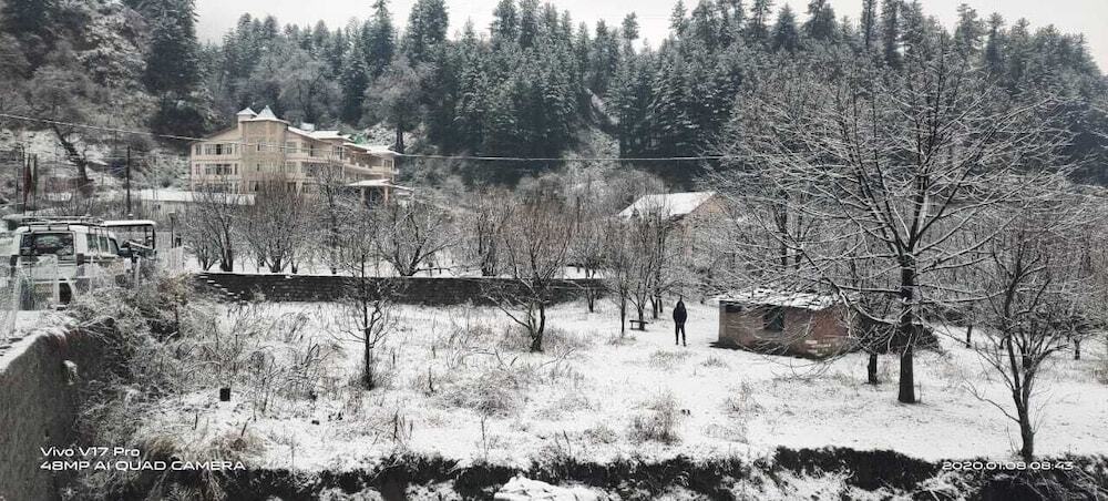 Наггар: Snow Touch Resort By Sriniwasa Hotels