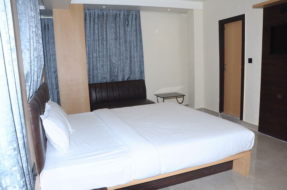 Колката: FERN INN Kolkata