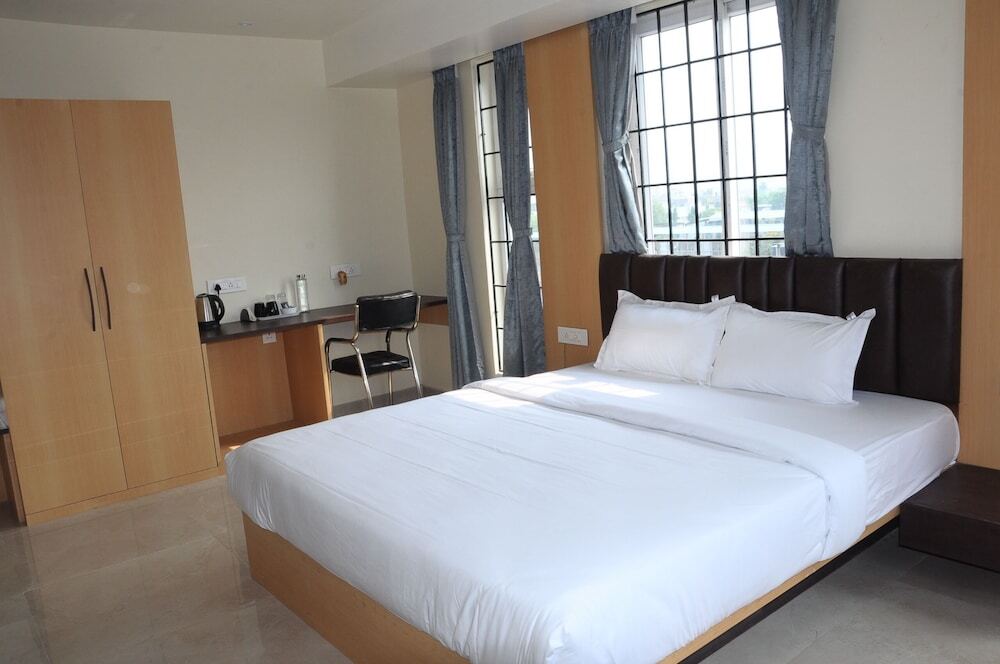 Колката: FERN INN Kolkata