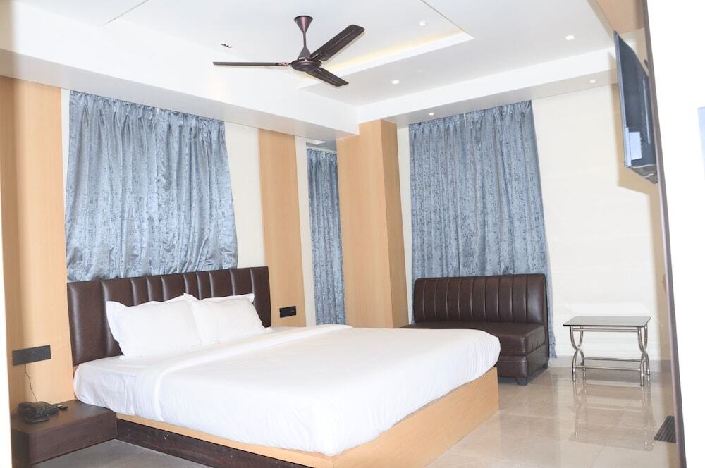 Колката: FERN INN Kolkata