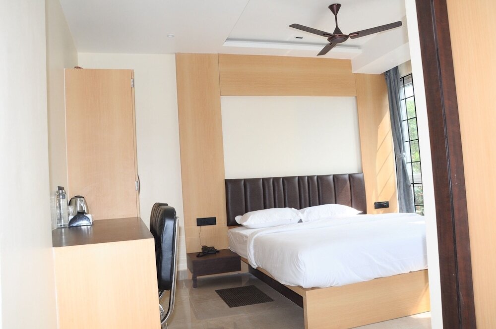 Колката: FERN INN Kolkata