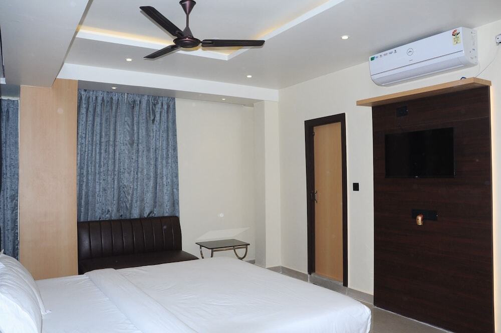 Колката: FERN INN Kolkata