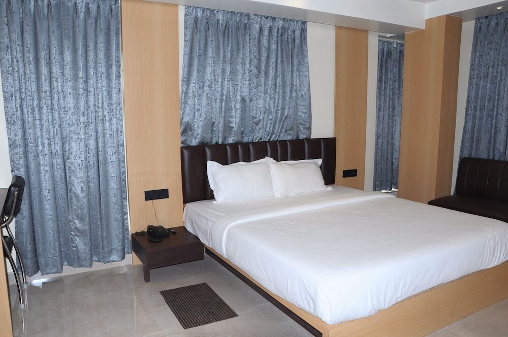 Колката: FERN INN Kolkata