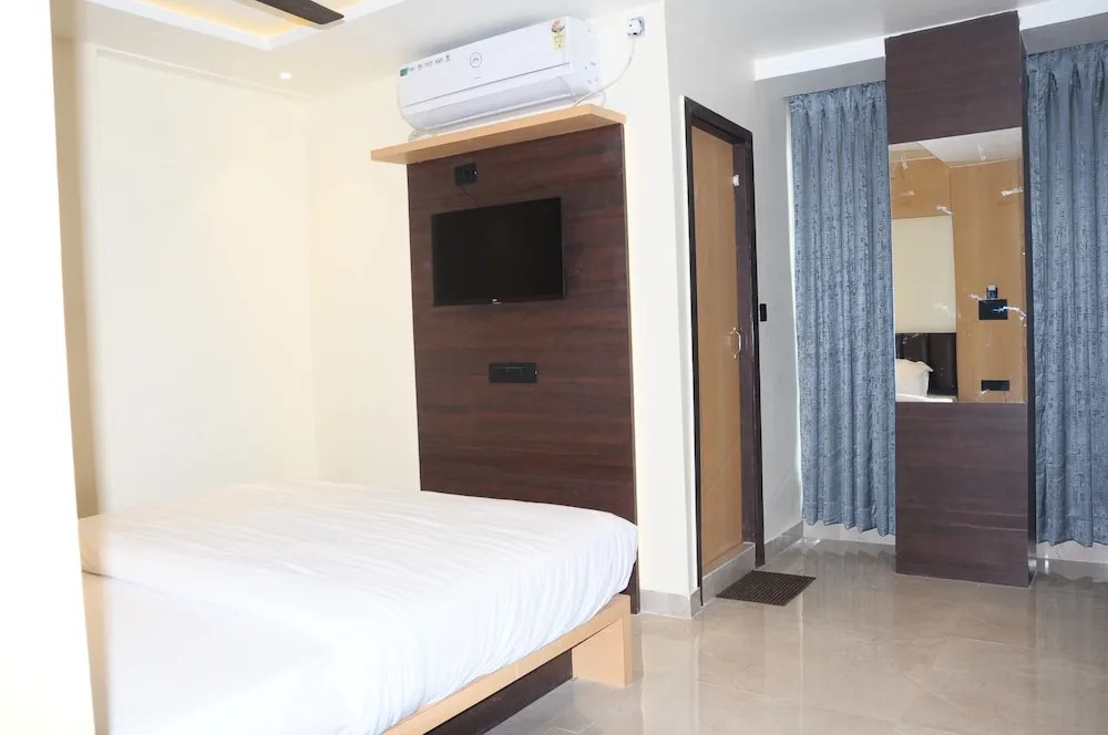 Колката: FERN INN Kolkata