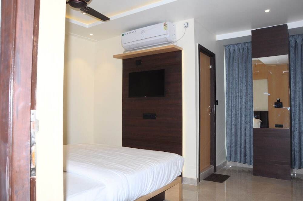 Колката: FERN INN Kolkata