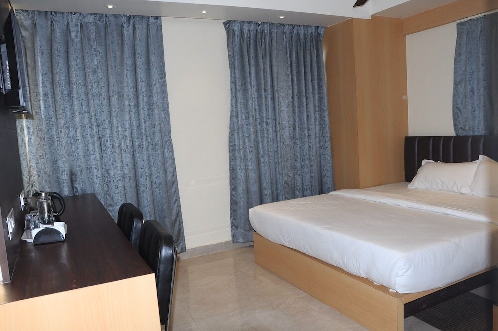 Колката: FERN INN Kolkata