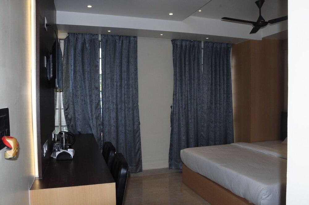 Колката: FERN INN Kolkata
