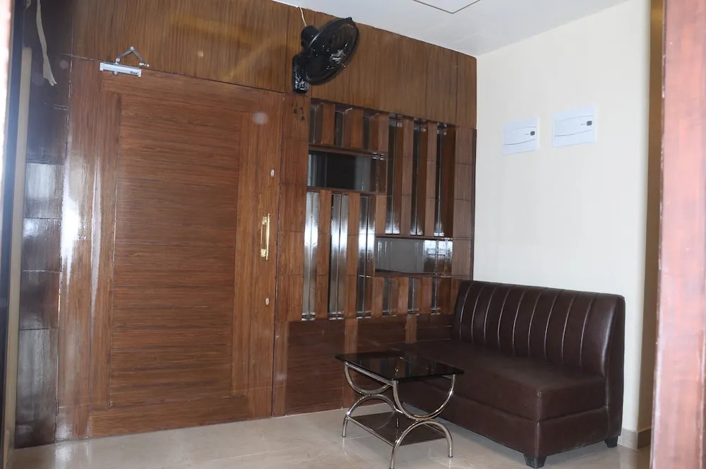 Колката: FERN INN Kolkata
