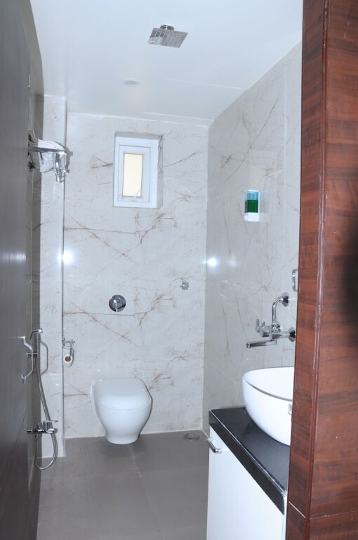 Колката: FERN INN Kolkata