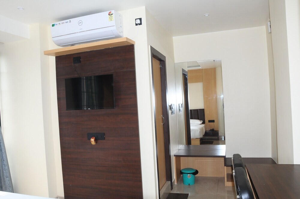 Колката: FERN INN Kolkata