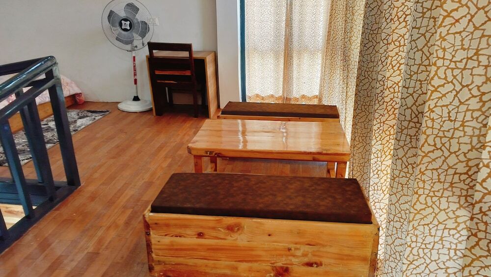 Чамба: Baikunth Home Stays