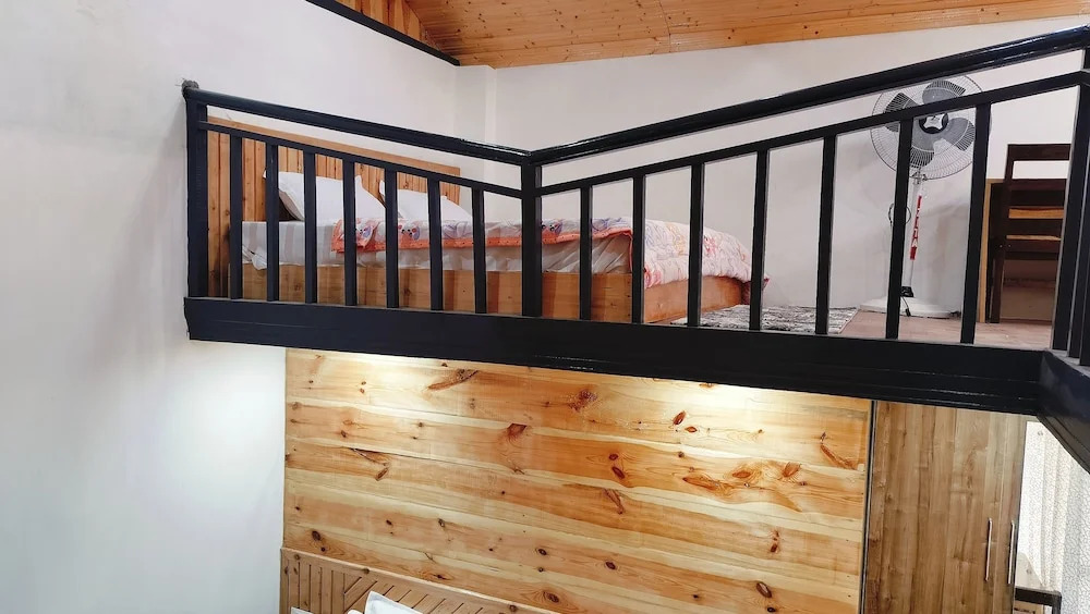 Чамба: Baikunth Home Stays