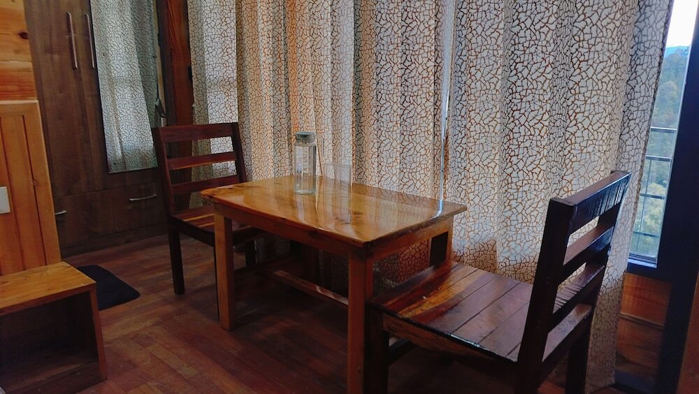 Чамба: Baikunth Home Stays