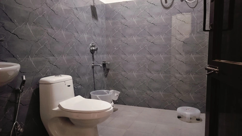 Чамба: Baikunth Home Stays