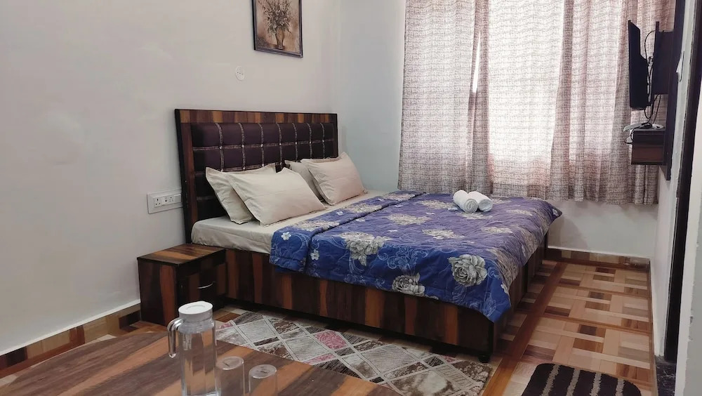 Чамба: Baikunth Home Stays
