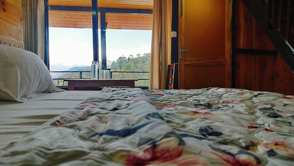 Чамба: Baikunth Home Stays