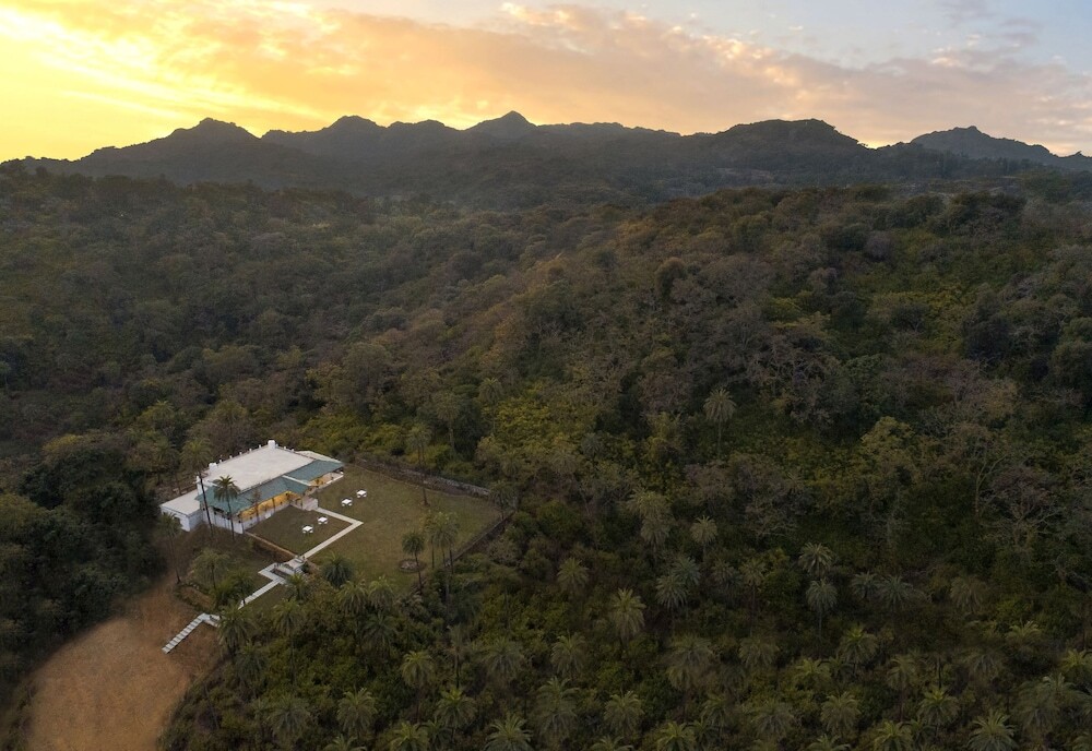 Гора Абу: The Mount Bunglow - Mount Abu
