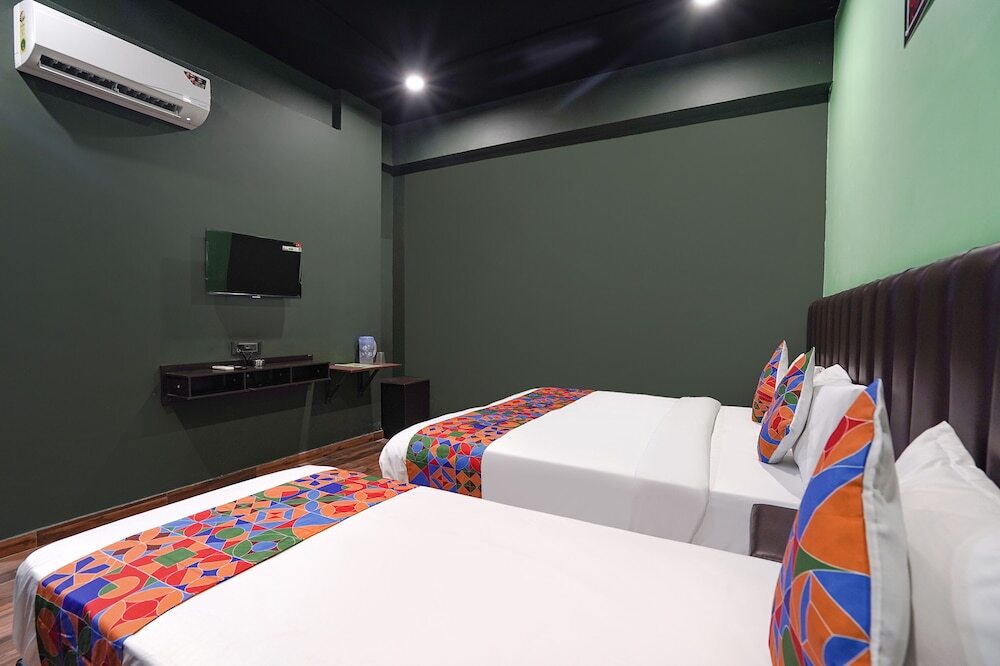 Сурат: Fabhotel Niraant