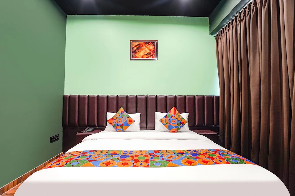 Сурат: Fabhotel Niraant
