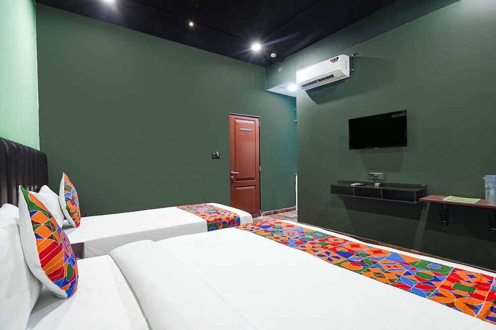 Сурат: Fabhotel Niraant