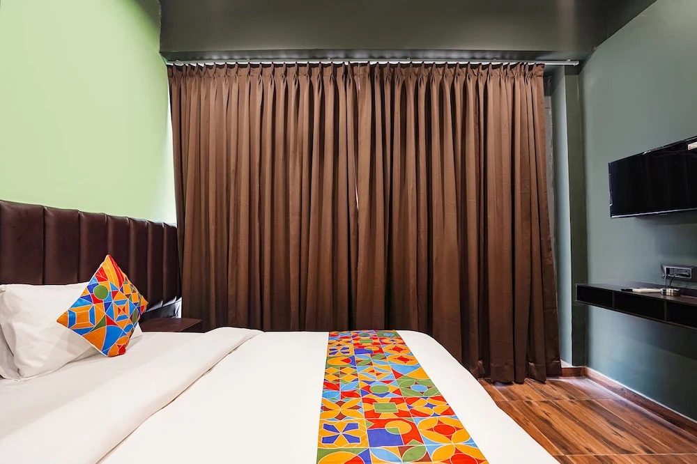 Сурат: Fabhotel Niraant