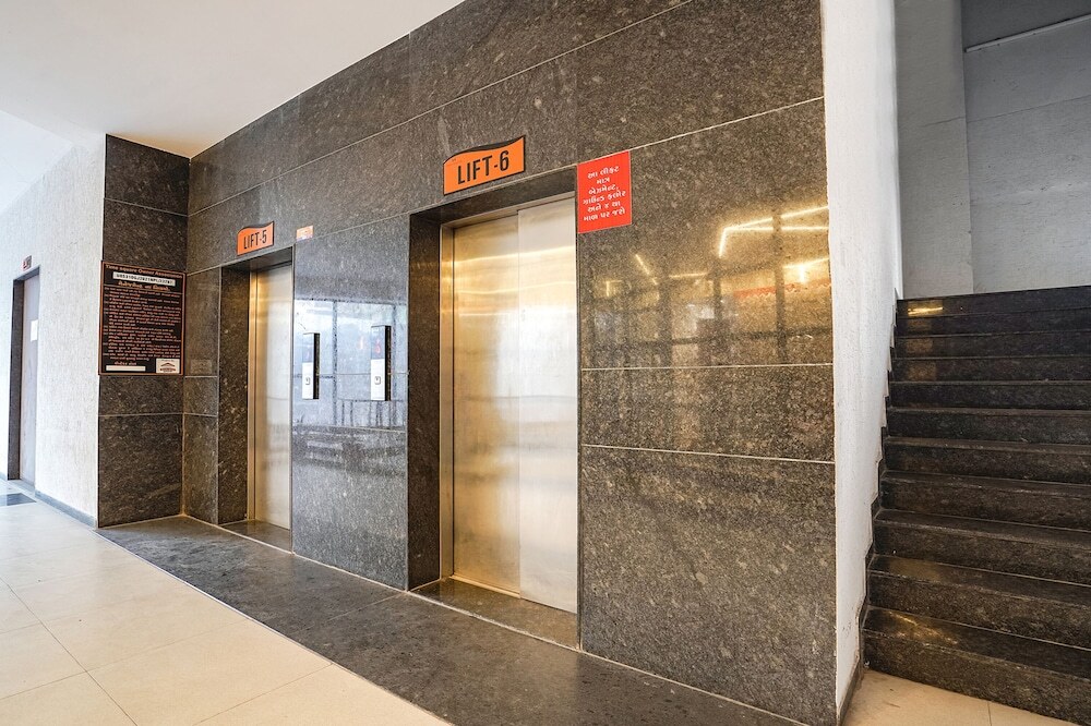 Сурат: Fabhotel Niraant