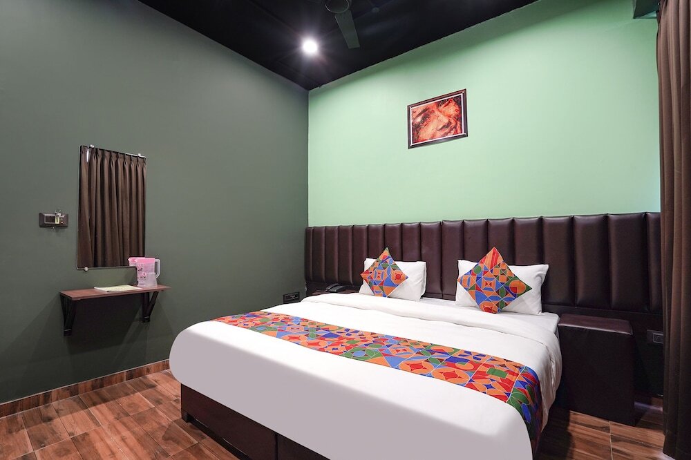 Сурат: Fabhotel Niraant