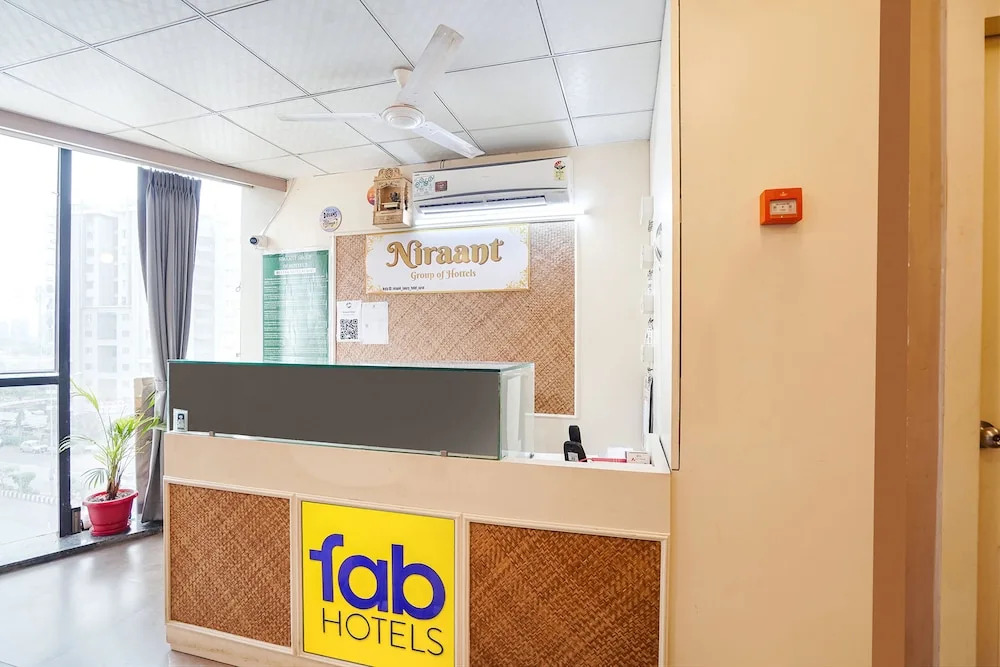 Сурат: Fabhotel Niraant