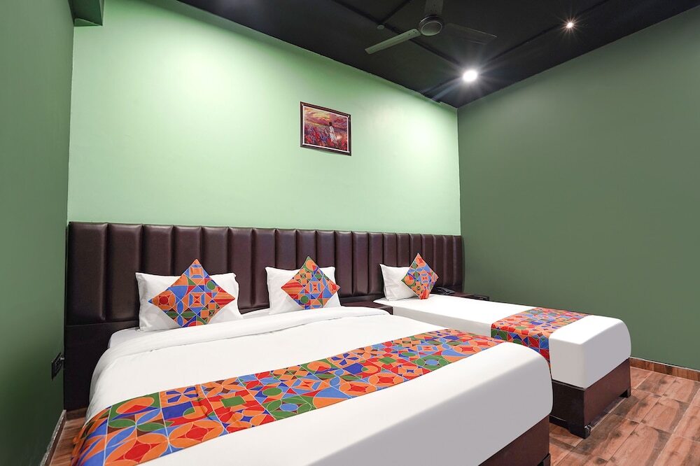 Сурат: Fabhotel Niraant