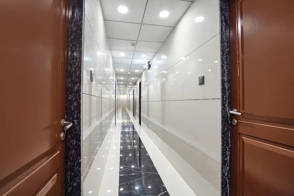 Сурат: Fabhotel Niraant