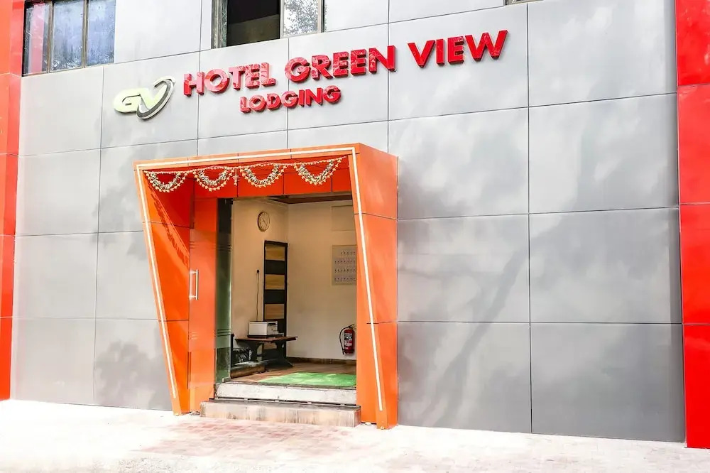 Мумбаи: Fabexpress Green View