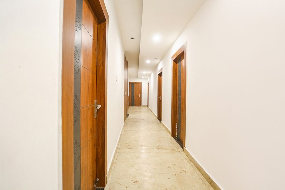 Варанаси: FabHotel Hari Kunj 900 m from Kashi Vishwanath Temple